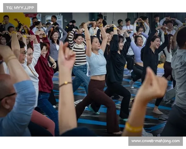 进博会百人瑜伽活动联动运动品牌，健康生活方式推广加速